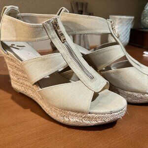Canvas Wedge